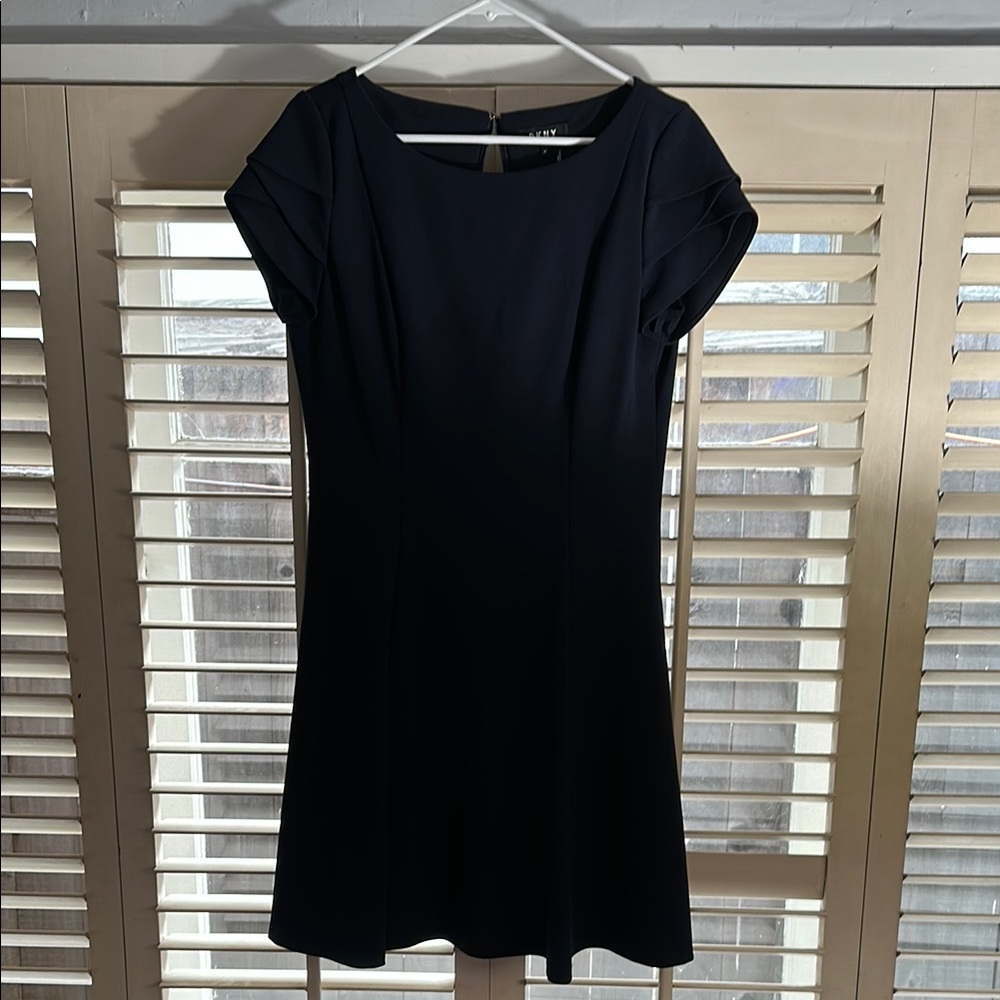 DKNY Black Sheath Mini Dress Bateau Neckline Short Sleeve